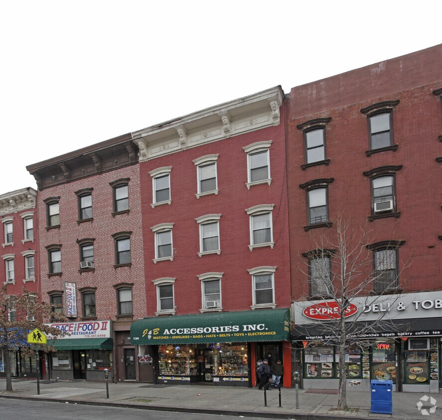 Foto principal - 134 Graham Ave