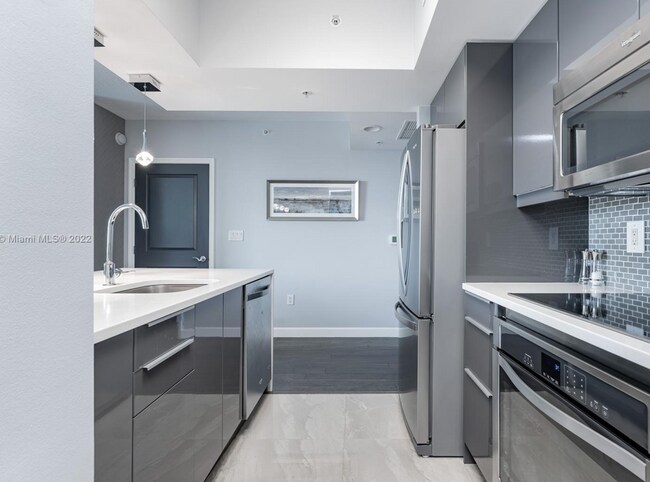 Foto del edificio - 347 N New River Dr E