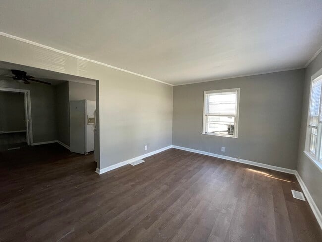 Building Photo - 826 Carneal Rd