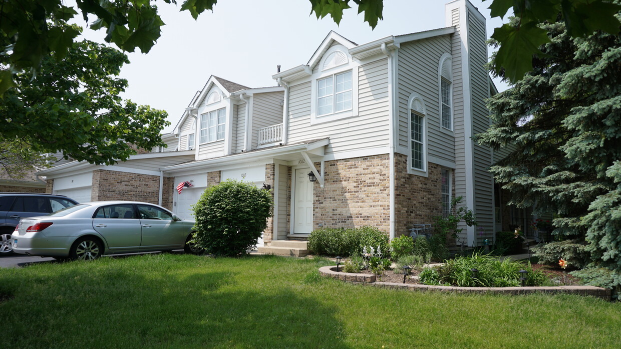 1002 N Cove Dr, Palatine, IL 60067 Townhome Rentals in Palatine IL