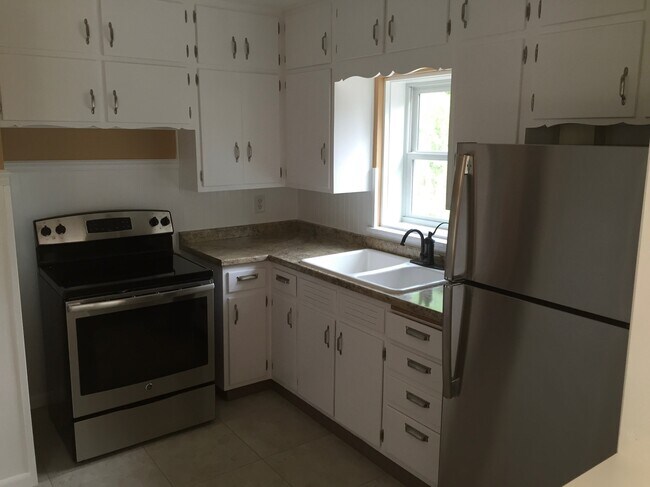 Kitchen - 3537 Archer Dr