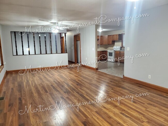 Foto del edificio - 115 Hazlett Rd