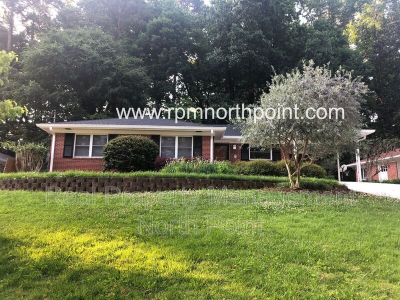 Primary Photo - 1323 Christmas Ln NE