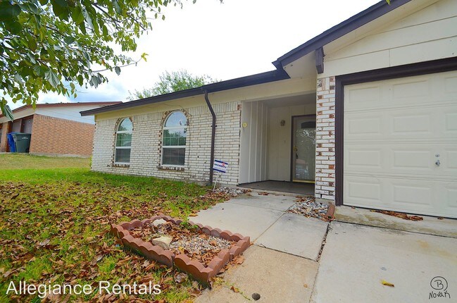 Building Photo - 928 Edwards St