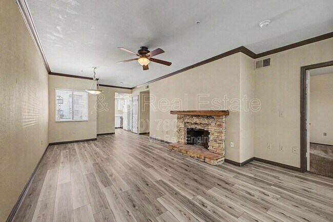 Foto del edificio - 750 E Northern Ave