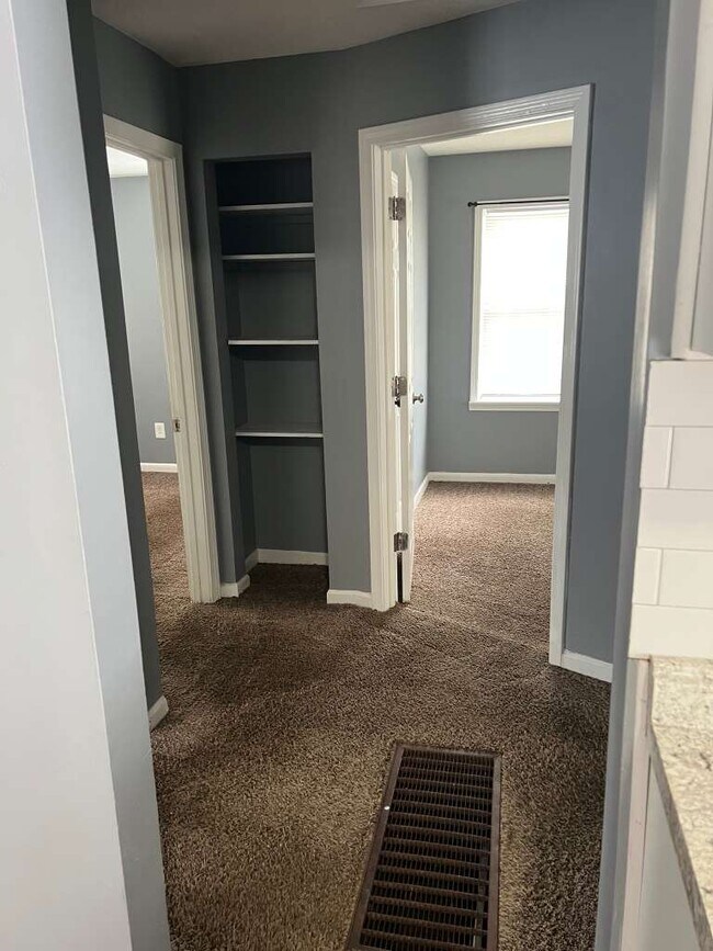 Foto del edificio - 2205 Elmhurst Ave