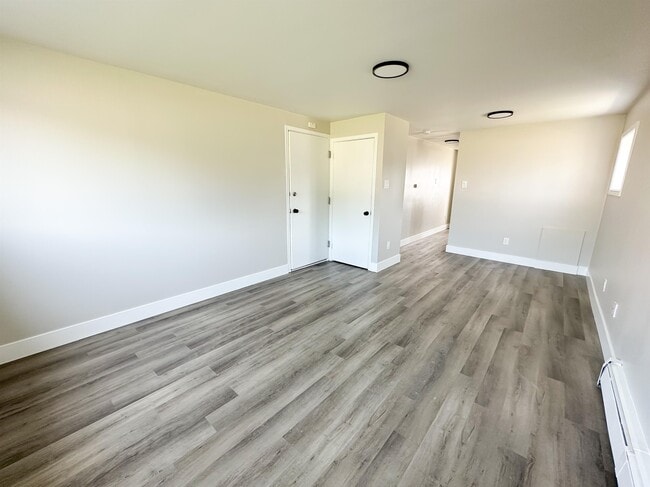 Building Photo - 673 Greystone Terrace