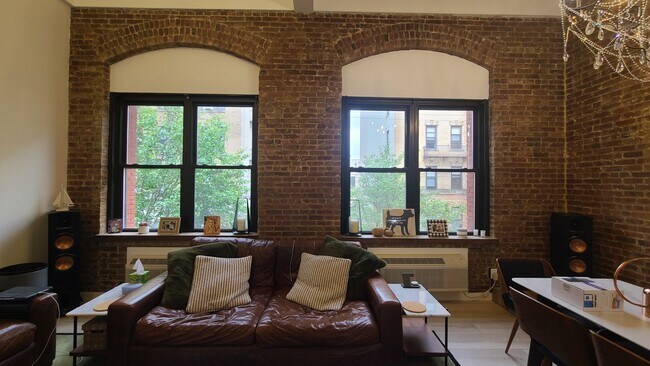 Foto del edificio - 1300 Hudson St