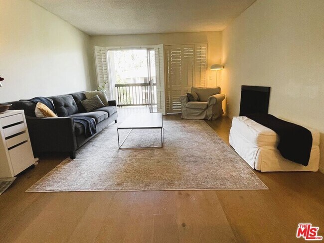 Foto del edificio - 8314 Raintree Cir