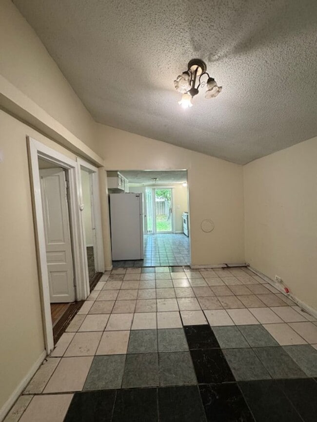 Photo - Downtown, 2 bedroom cottage House