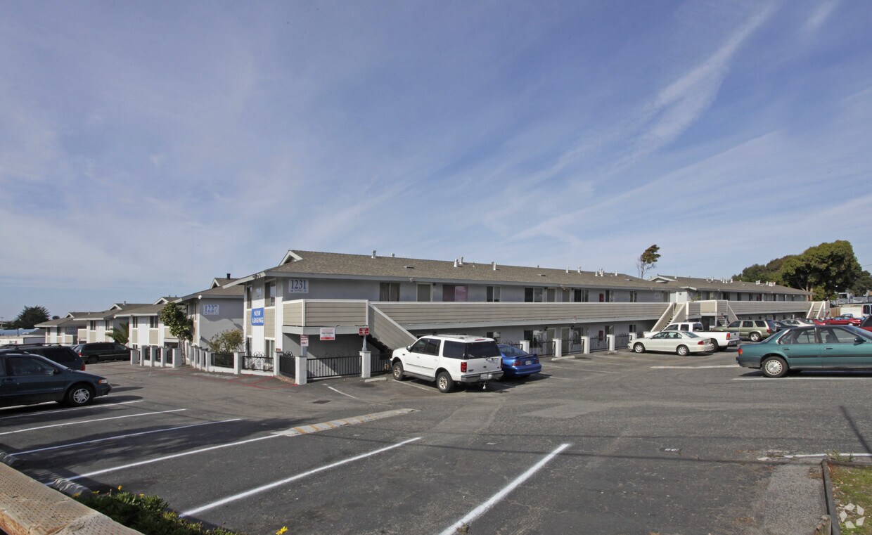 SeaBreeze Apartment Homes Apartments 1881 Baker St Seaside, CA