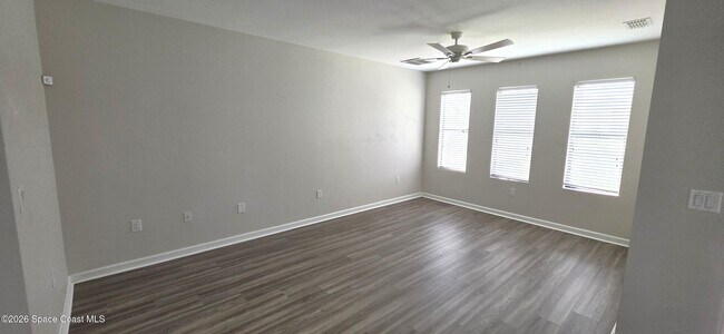 Building Photo - 1390 Lara Cir
