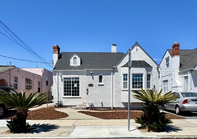 Building Photo - 1835 108th Ave