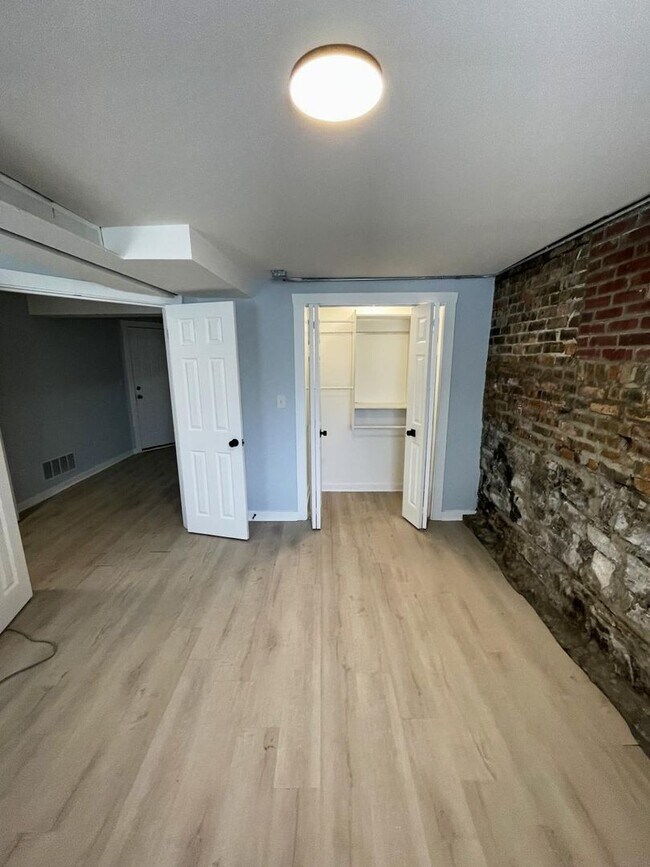 Foto del edificio - 914 N Damen Ave