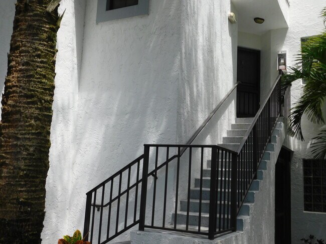 Building Photo - 5391 Verona Dr