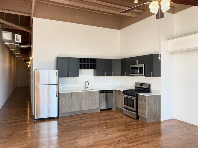 Building Photo - 2212 E Venango St