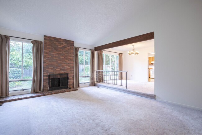 Building Photo - Sweet 3 bedroom 2 bath home in Beaverton available now!