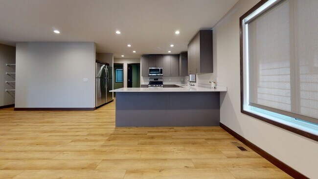 Foto del edificio - 718 13th Ave SE
