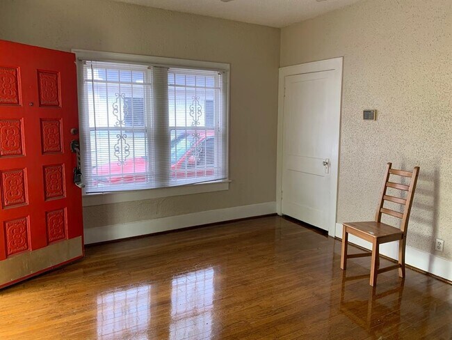 Building Photo - 4016 Dallas St