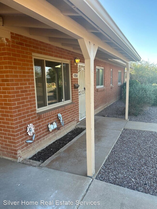 Foto del edificio - 3 br, 2 bath House - 4754 E. Adams Street
