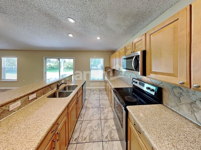 Building Photo - 2558 Britney Lakes Ln