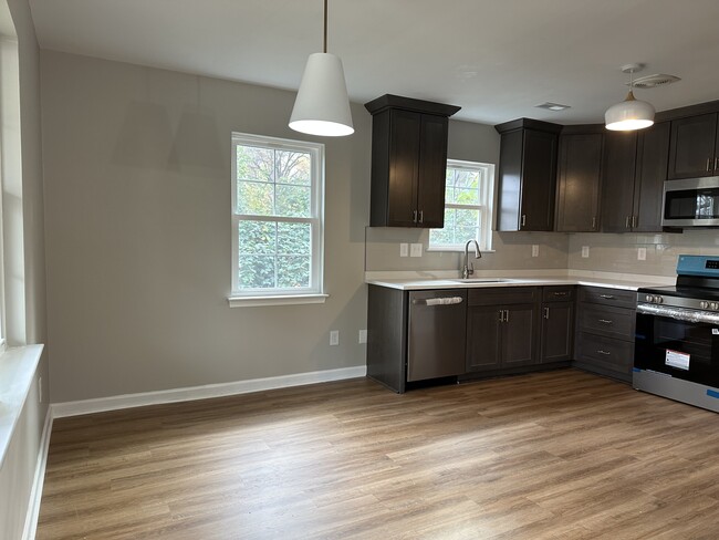 Eat in kitchen - 804 Matheson Ave