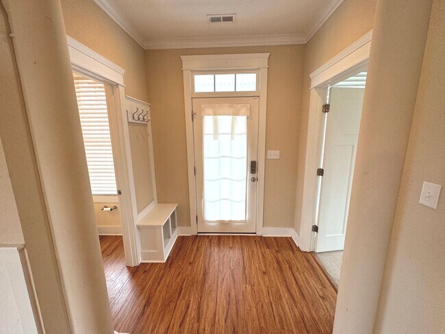 Foto del edificio - BEACH HOME! 4/4.5 with 3 car garage