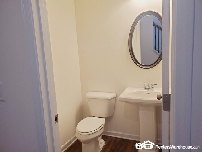 Foto del edificio - 3834 Clarington Dr