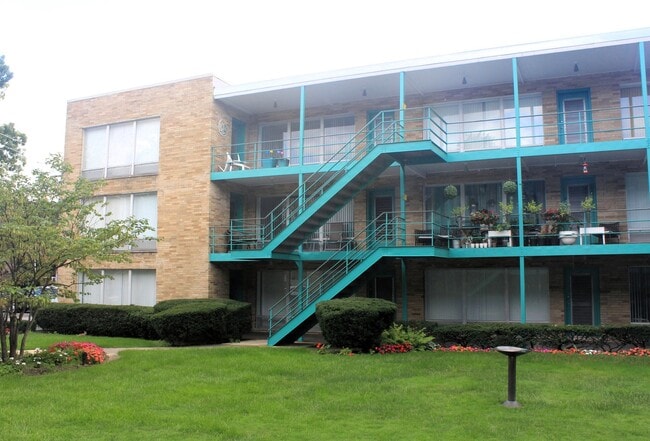 Building Photo - 210 N Kenilworth Ave