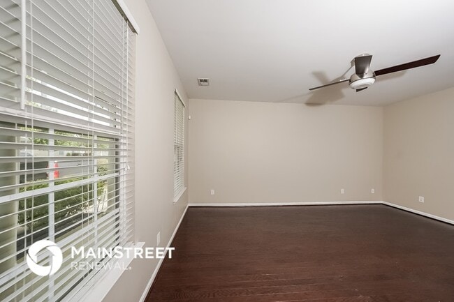 Foto del edificio - 5024 Kelly Creek St