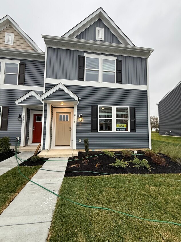 Primary Photo - 10958 Farmerfield St