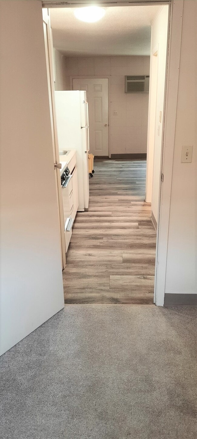 Unidad de 1 dormitorio, vista desde el dormitorio - Saracen Courts