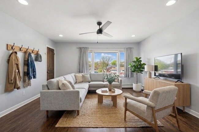 Foto del edificio - 4951 W Foster Ave