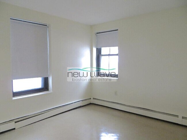 Foto del edificio - 586 Massachusetts Ave