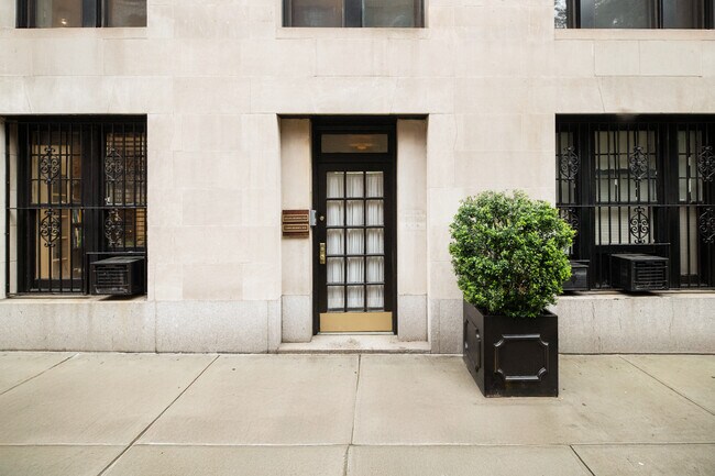 Foto del edificio - 116 E 63rd St