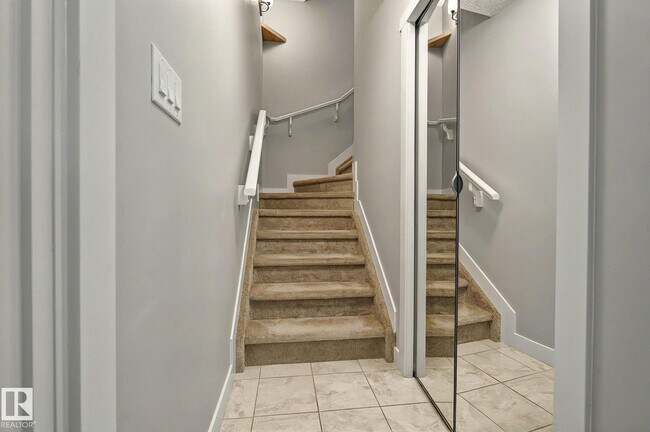 Photo du bâtiment - 1530 Tamarack Blvd NW