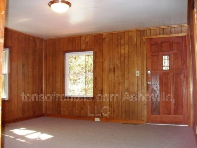 Building Photo - 418 Old Buckeye Cove Rd