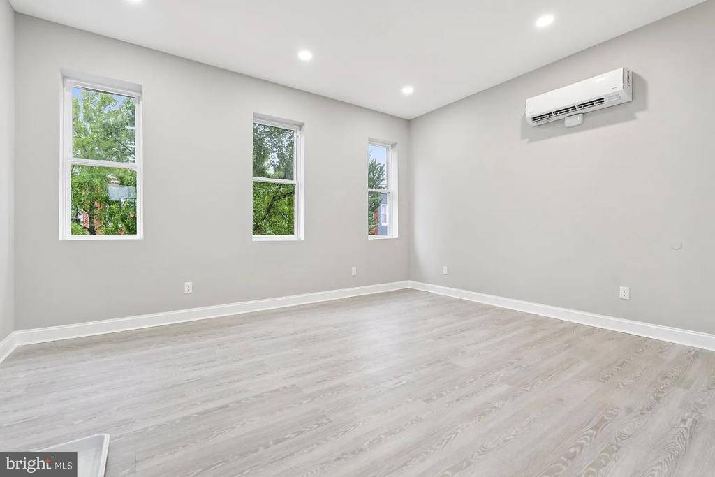 Foto principal - 916 N Arlington Ave