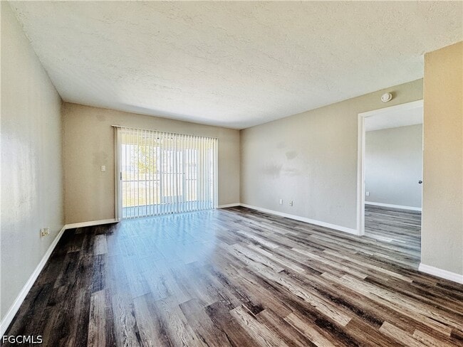 Foto del edificio - 706 SE 13th Ct