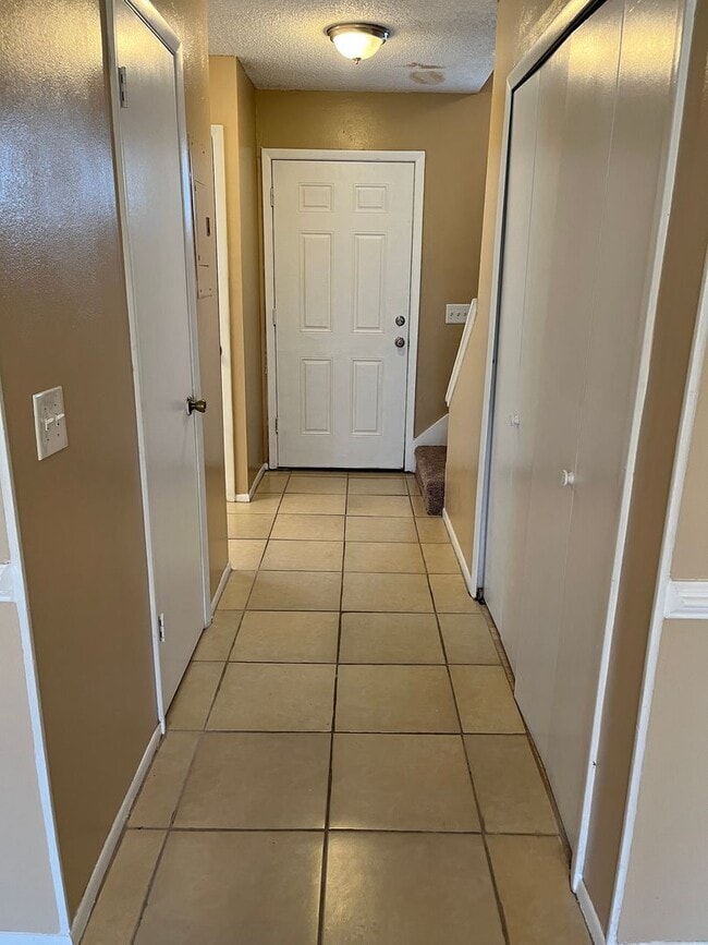 Building Photo - 2 story townhome in Whisper Lakes