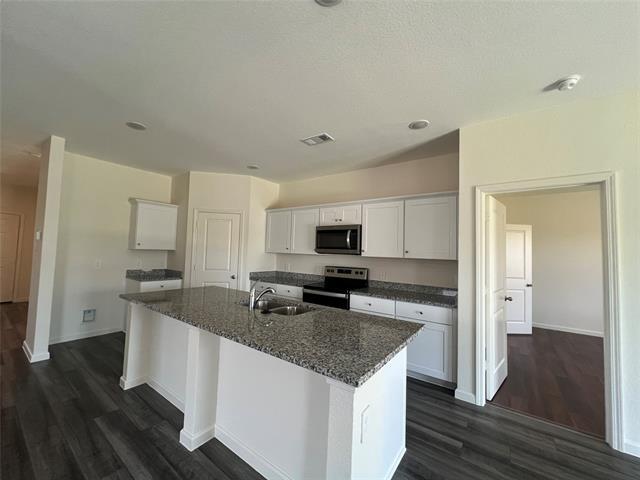 Building Photo - 711 Camden Dr