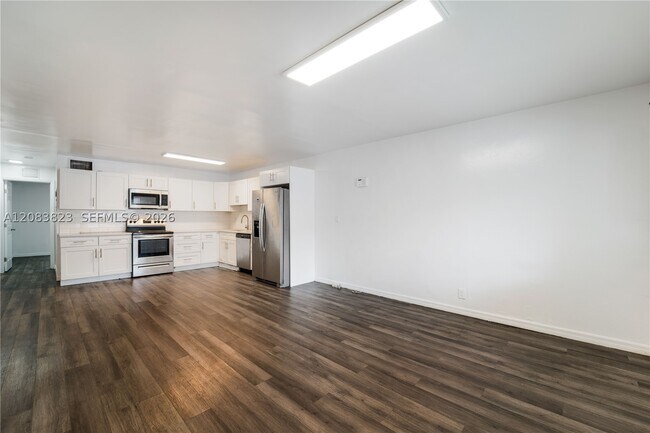 Building Photo - 5603 NW 27th Ct