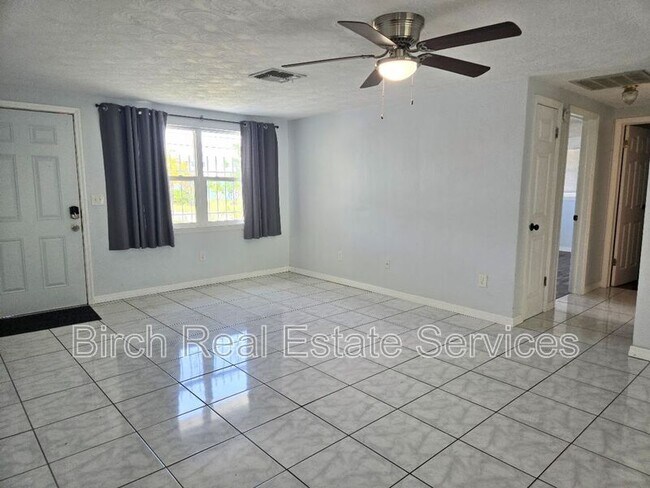 Foto del edificio - 4328 Baden Dr