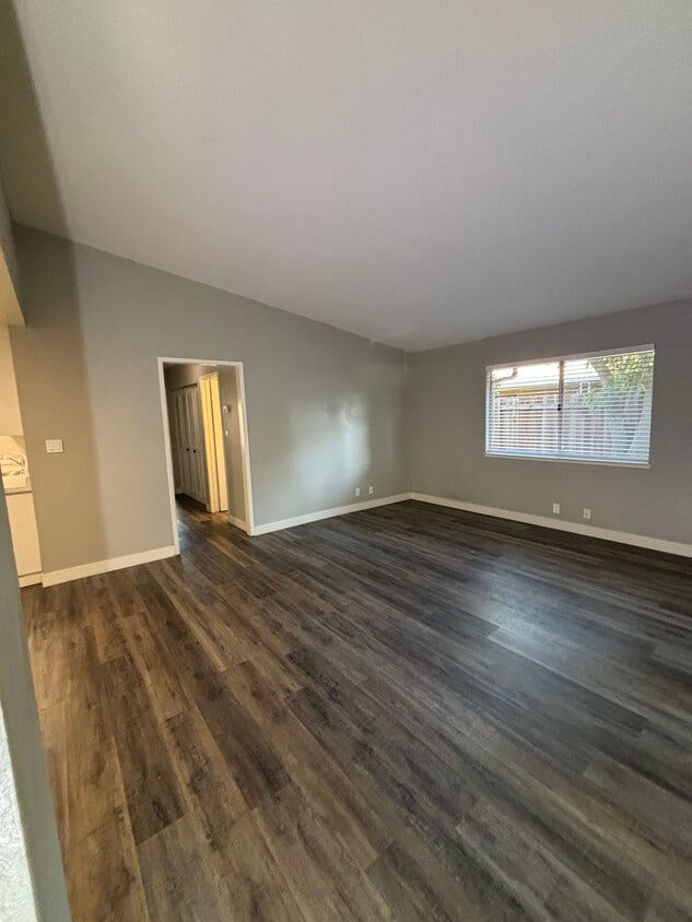 Primary Photo - 1116 J St