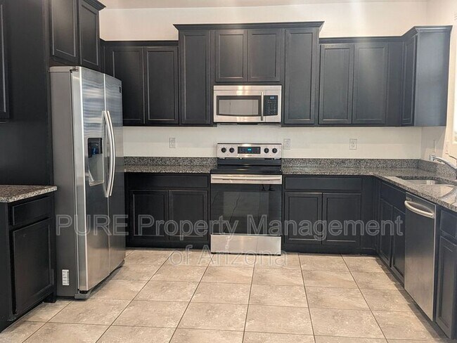 Foto del edificio - 247 N 69th Pl
