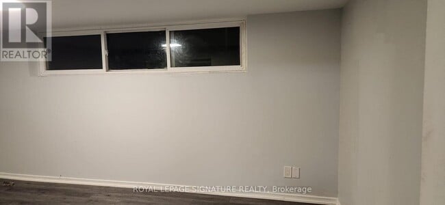 Building Photo - 3443 Queenston Dr