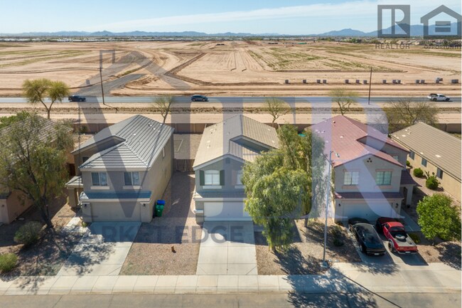 Foto del edificio - 4Bed/2.5 Bath Home in Maricopa! $1499 MOVE...