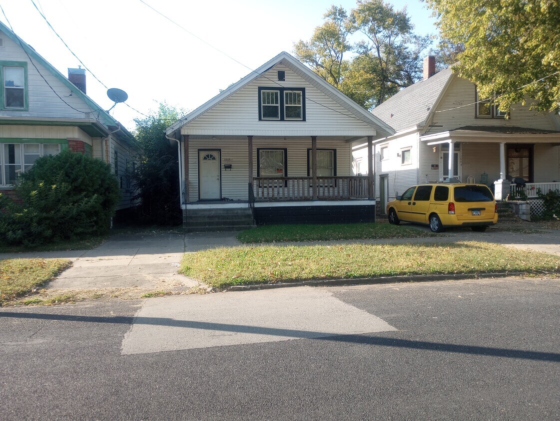 Primary Photo - 1606 W Butler St