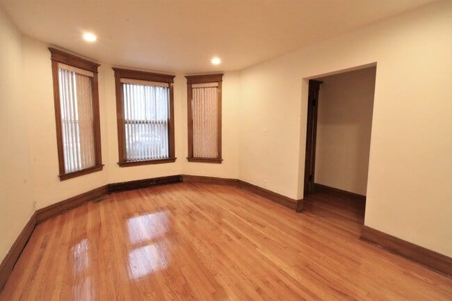Building Photo - 3303 S Union Ave