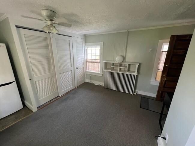 Building Photo - 127 Goldsborough St